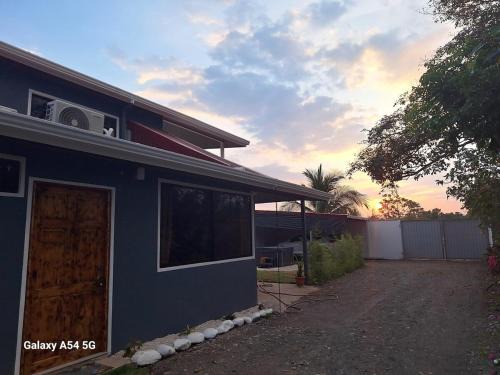 Parrita Apartment | Apartamento Lantanas