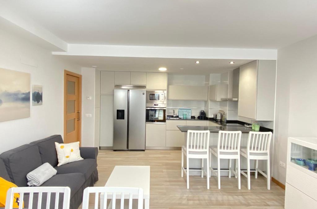 Marin Apartment | Apartamento nuevo, accesible y con piscina !