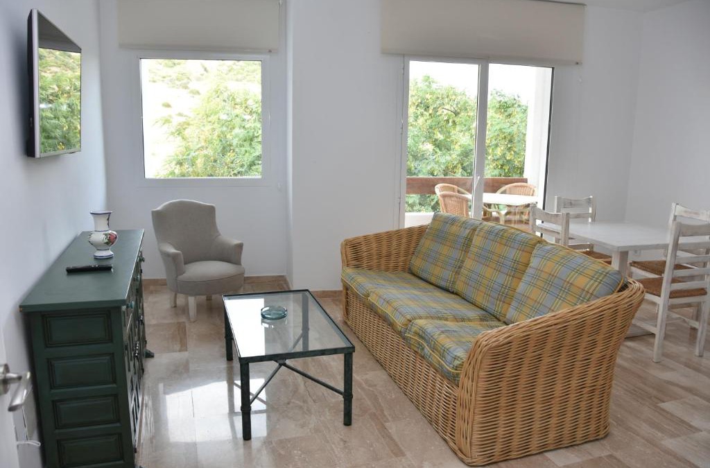 Zahara de los Atunes Apartment | Apartamentos Doña Lola Zahara
