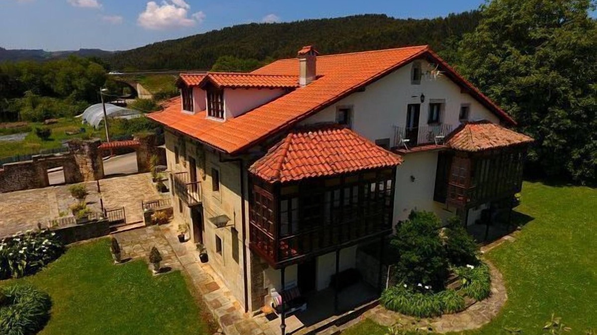 Barcena de Cicero Cottage | Apartamentos El Majuelo for 3 people
