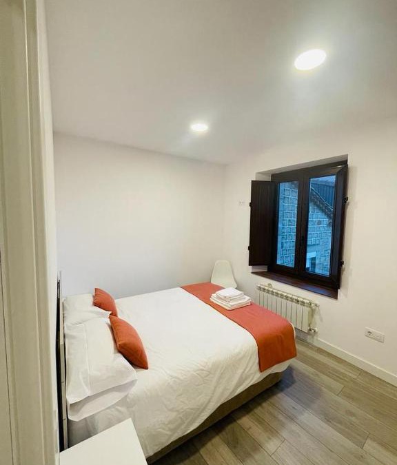 Duruelo de la Sierra Apartment | Apartamentos Rurales La Plaza 3