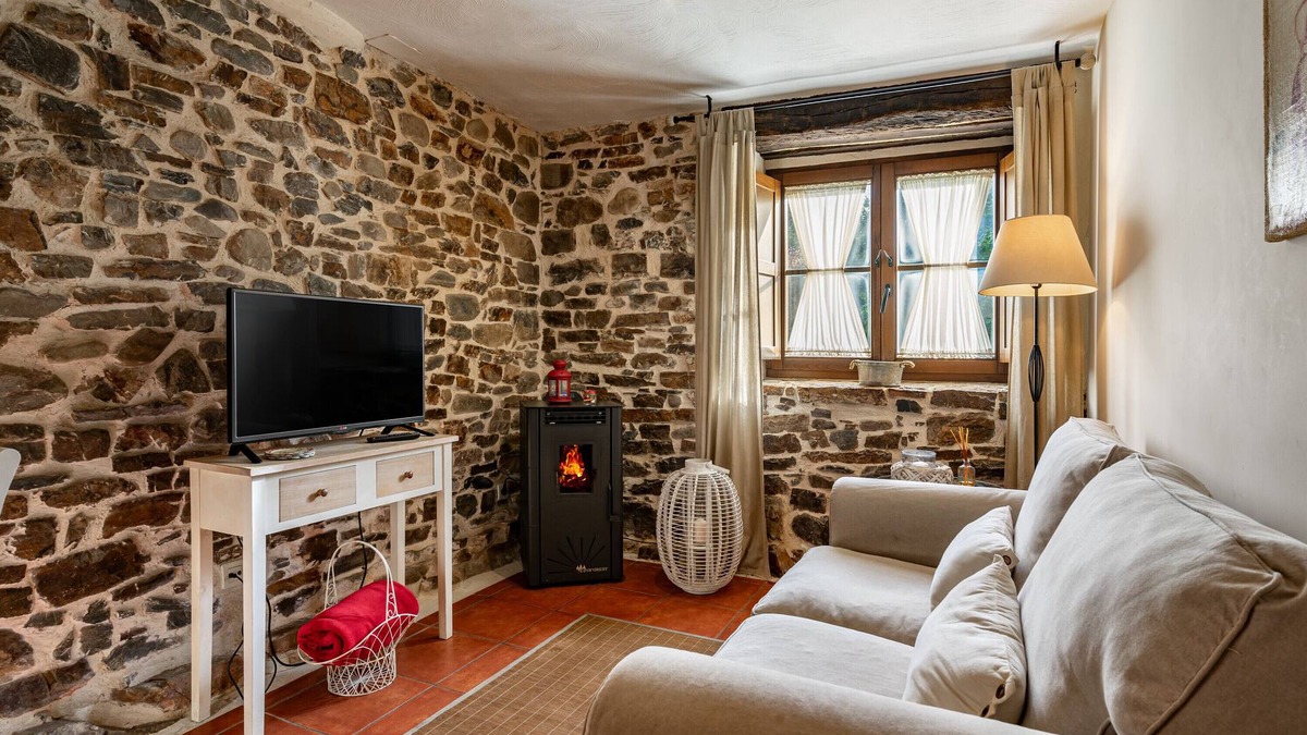 Yerbo House | Apartamentos Rurales Ca Lulón: La Colmena