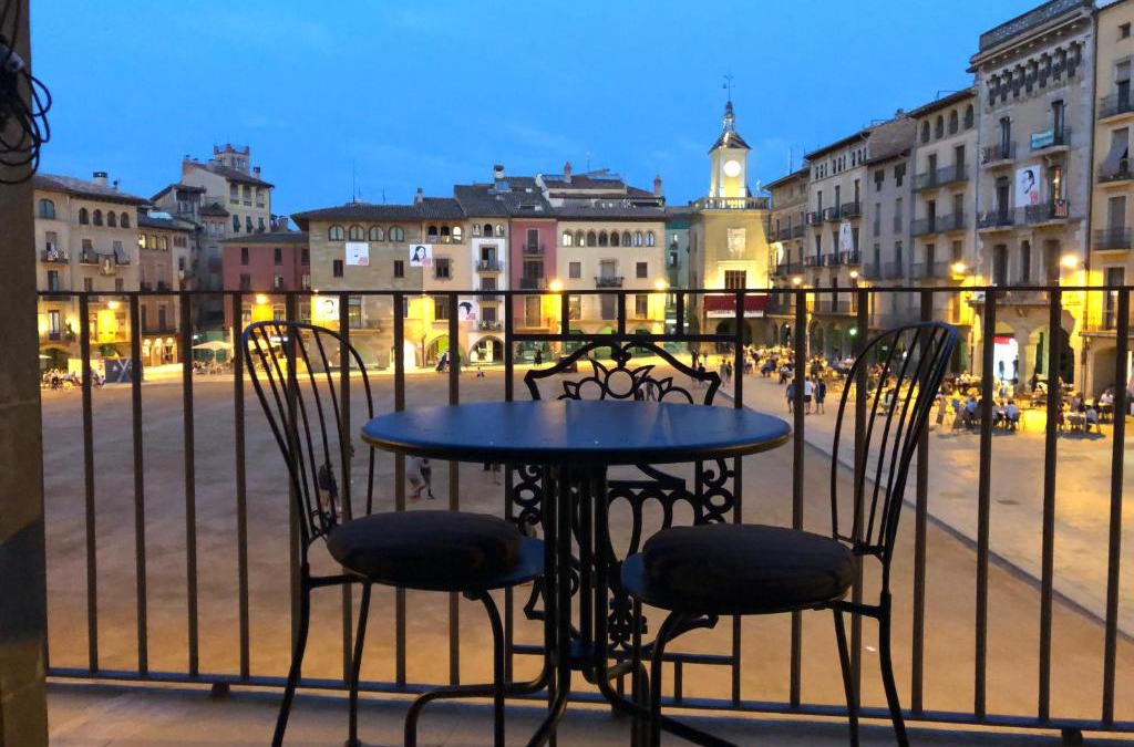 Vic Apartment | Apartaments Vicus 3 con vistas a la Plaza Mayor de Vic