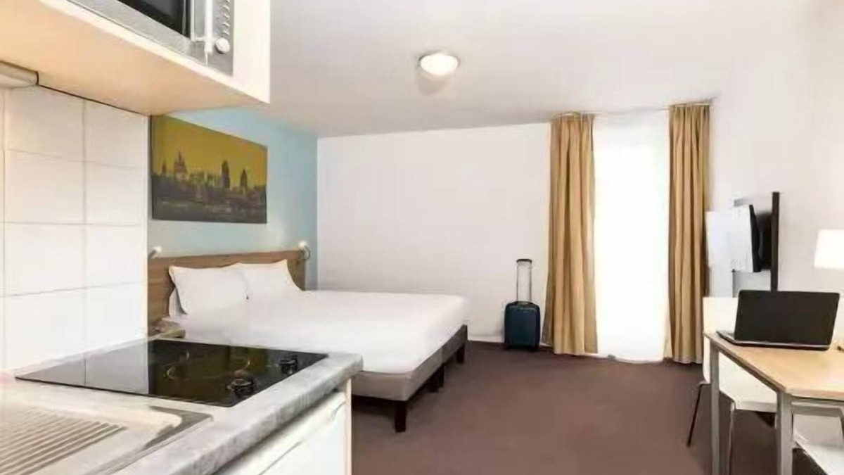 Clamart Apartment | Aparthotel Adagio access Paris Clamart* - Large Studio 2 People