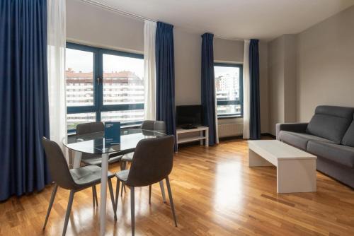 La Corredoria y Ventanielles Apartment | Aparthotel Campus