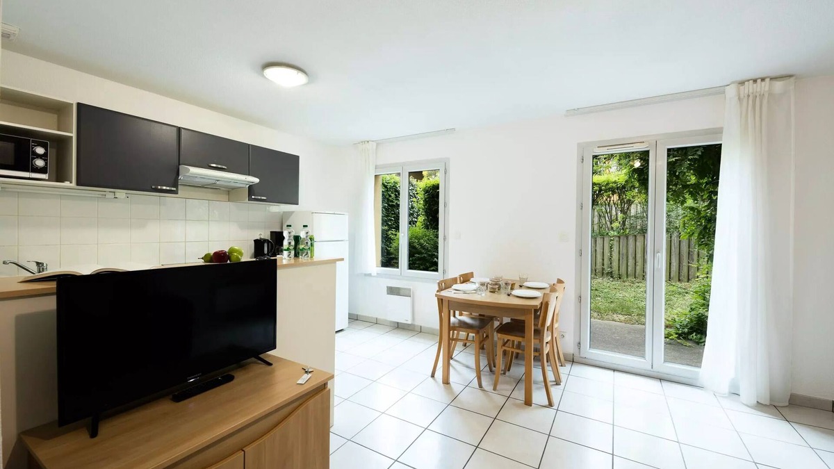 Lissieu Apartment | Aparthotel Garden & City Lyon - Lissieu 3* - 3 rooms 6 people