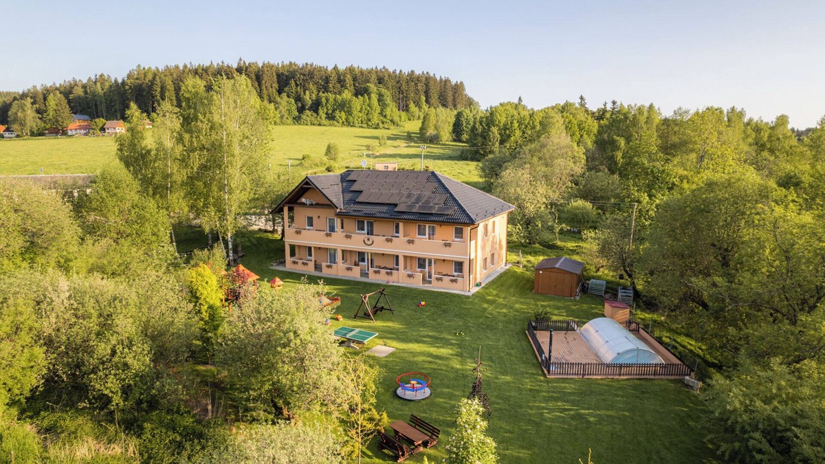Karlovy Dvory Apartment | Apartmány Nad Rybníky