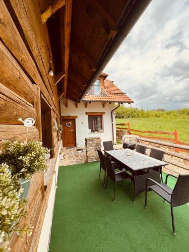 Karlovy Dvory Apartment | Apartmány Srub Jenišov