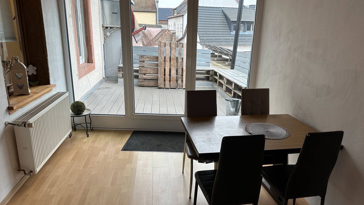 Thaleischweiler-Froschen Apartment | Apartment '9' with Private Terrace, Shared Garden and Wi-Fi
