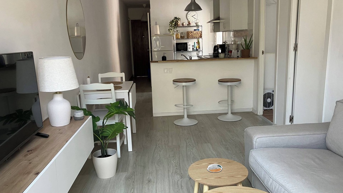 Santa Coloma de Gramenet Apartment | Apartment close to Badalona beach and Barcelona center