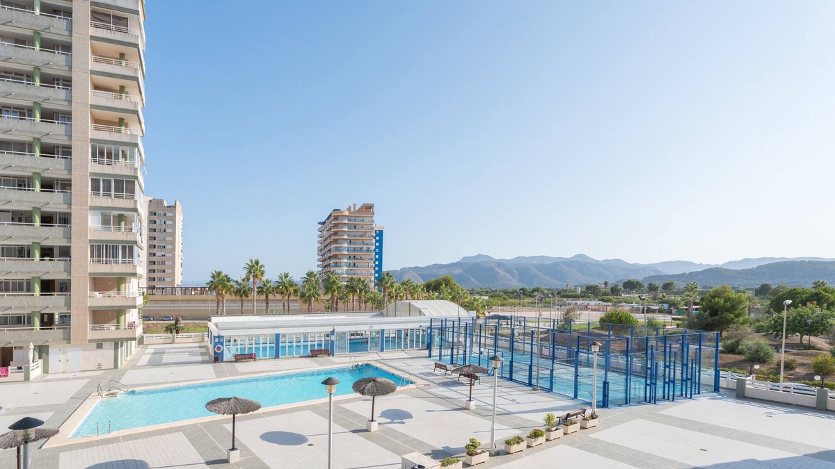Tavernes de la Valldigna Apartment | Apartment 'Maria's Beach' with Shared Pool, Shared Terrace and Wi-Fi
