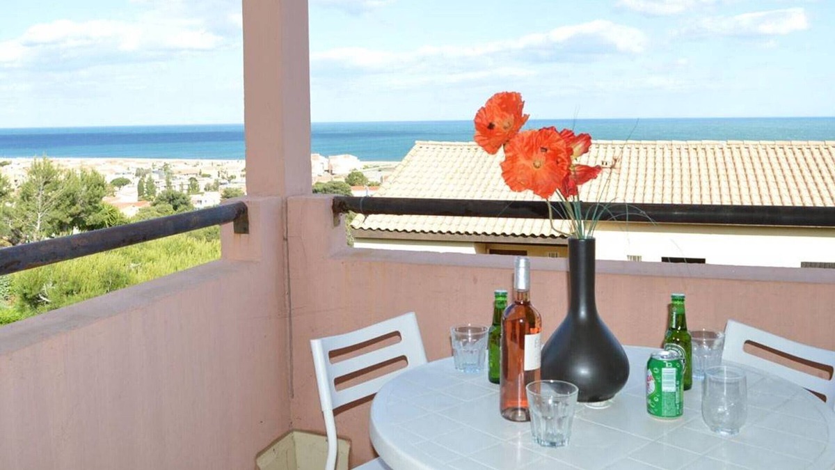 Saint-Pierre-la-Mer Apartment | Apartment Fleury-Saint-Pierre-la-Mer, studio flat, 4 persons