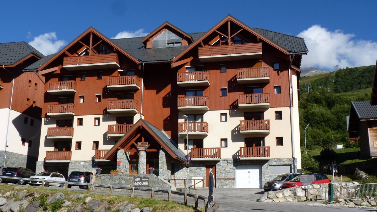Saint-Francois-Longchamp Apartment | Apartment 'St François Longchamp 1650' with Mountain View, Shared Terrace and Air Conditioning