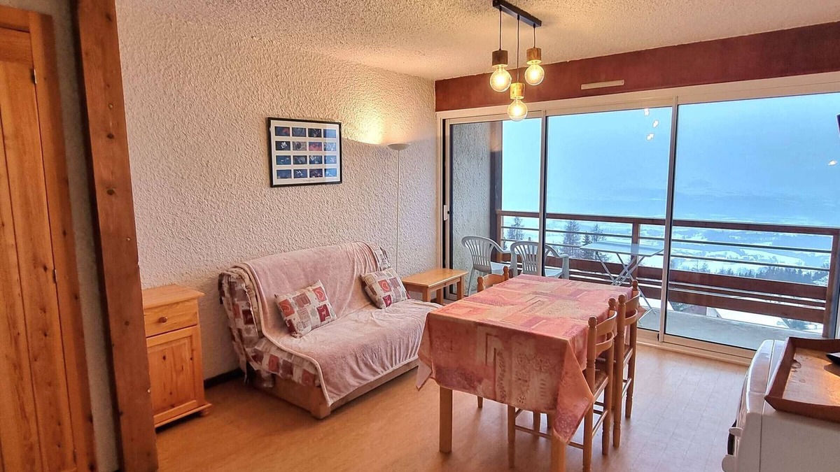 Saint-Michel-de-Chaillol Apartment | Apartment 4 ppl, south-facing balcony, parking, wifi, pets allowed