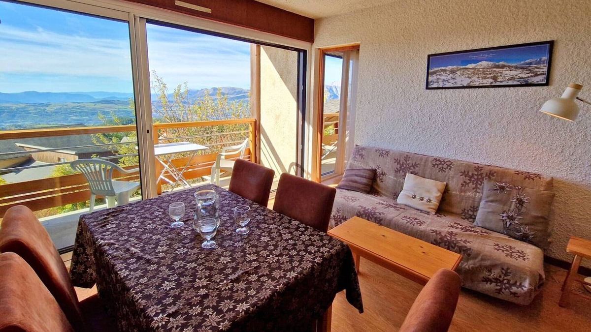 Saint-Michel-de-Chaillol Apartment | Apartment 6 pers, south balcony, WiFi, pets allowed, parking