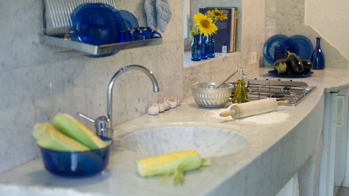 Collesanto Apartment | Apartment La Pipo in country house with pool, Lago Trasimeno in Umbria/Tuscany