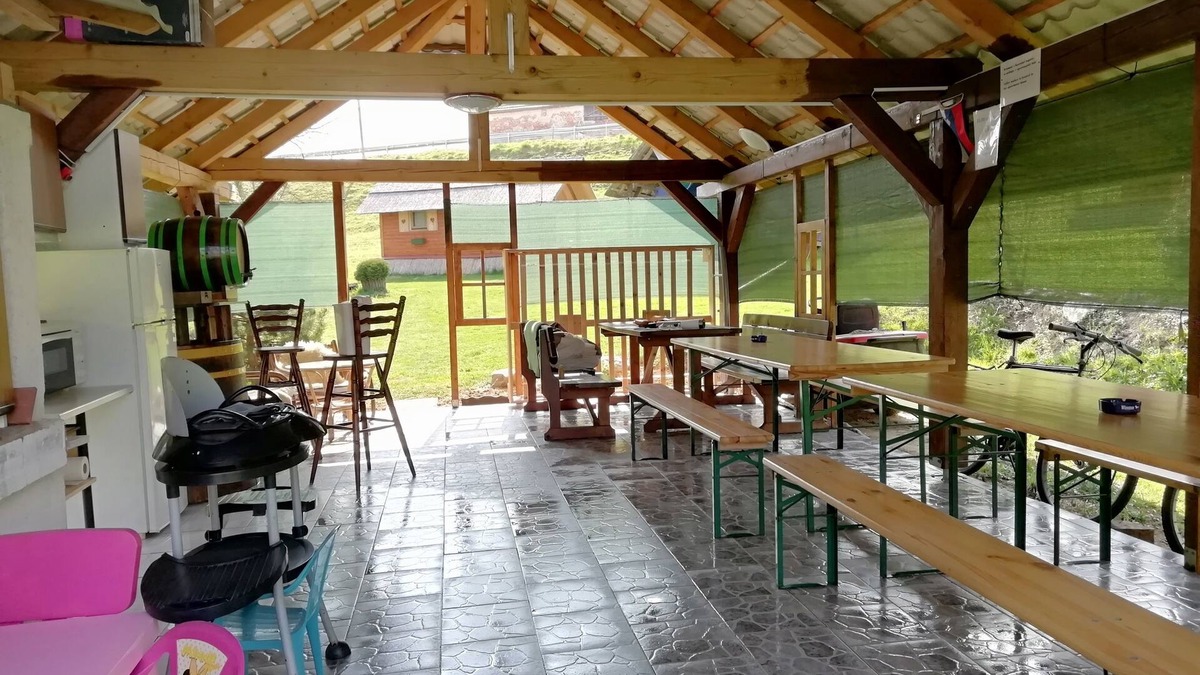 Ljutomer House | Apartmaji bungalovi i sotorisce Silva