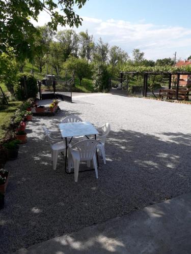 Gvozd House | Apartman-Guest House "Oliver"