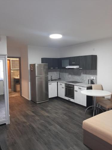 Horsovsky Tyn Apartment | Apartman u lesa
