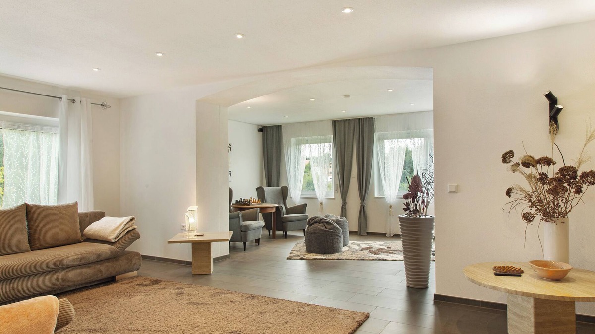 Bad Griesbach im Rottal Apartment | Apartment 'Pur Wohnen- Wohnung Ost' with Shared Garden, Balcony and Wi-Fi