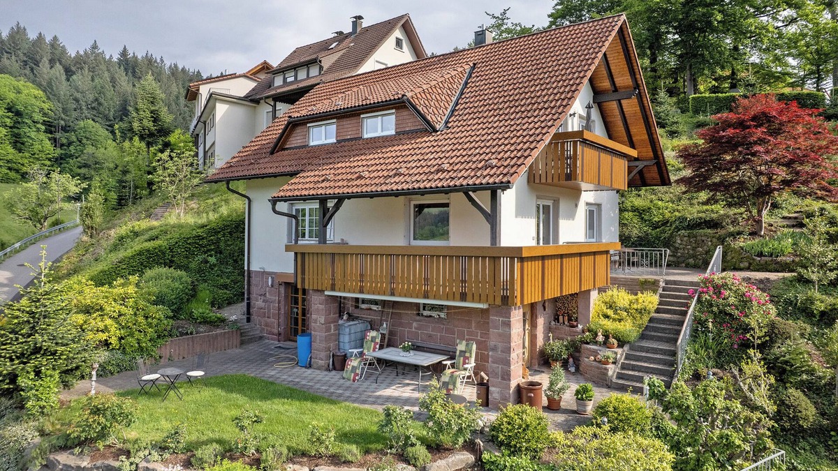 Bad Peterstal-Griesbach Apartment | Apartment 'Herbert Panter' with Mountain View, Shared Terrace and Wi-Fi
