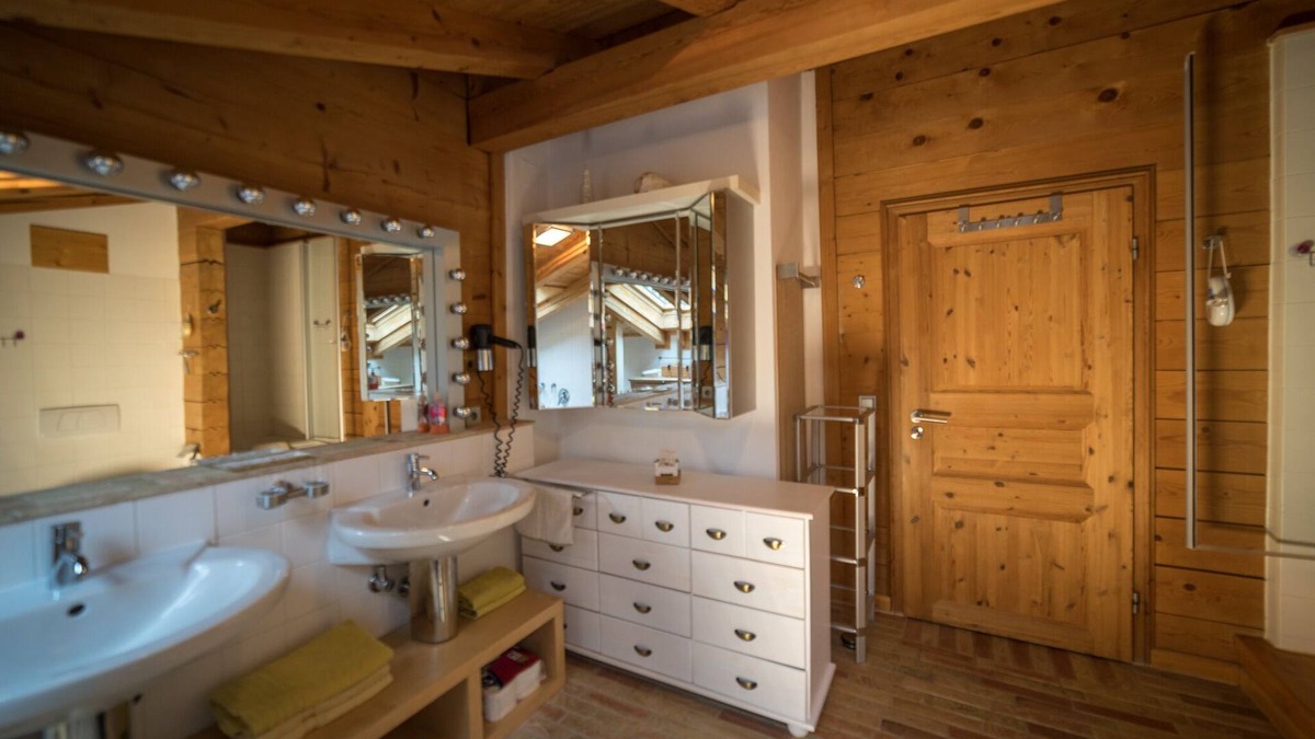 Seehausen am Staffelsee Apartment | Apartments in a log cabin with charm, proximity to the lake, fantastic views