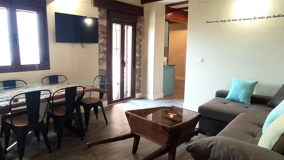 Guijo de Santa Barbara Cottage | Apartment El Corral overlooking the pool and mountains TR-CC-00449