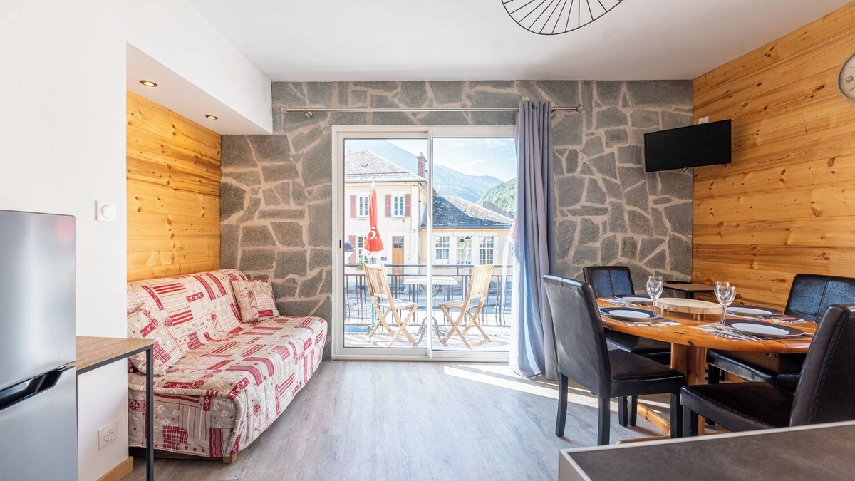 Saint-Etienne-de-Cuines Apartment | Apartment 'Le Glandon' with Mountain View, Balcony and Wi-Fi