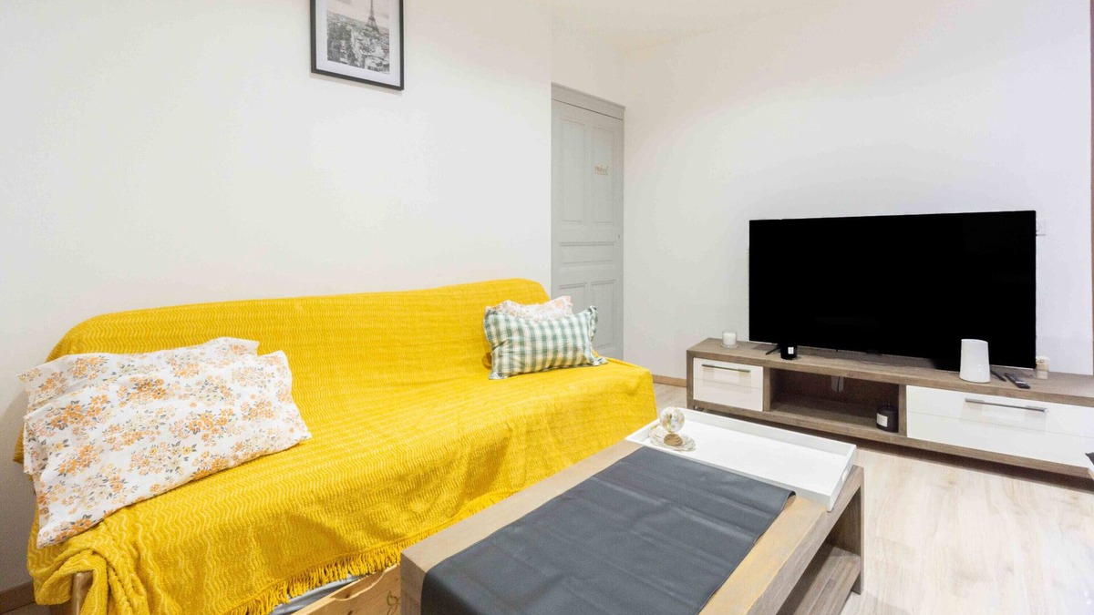 Saint-Jean-de-Maurienne Apartment | Apartment "Saint Antoine En Montagne" with Private Terrace & Wi-Fi