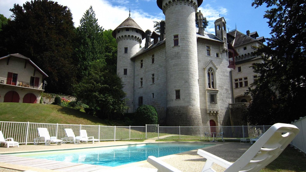 Serrieres-en-Chautagne Other | Apartment in Serrières Castle near French Alps