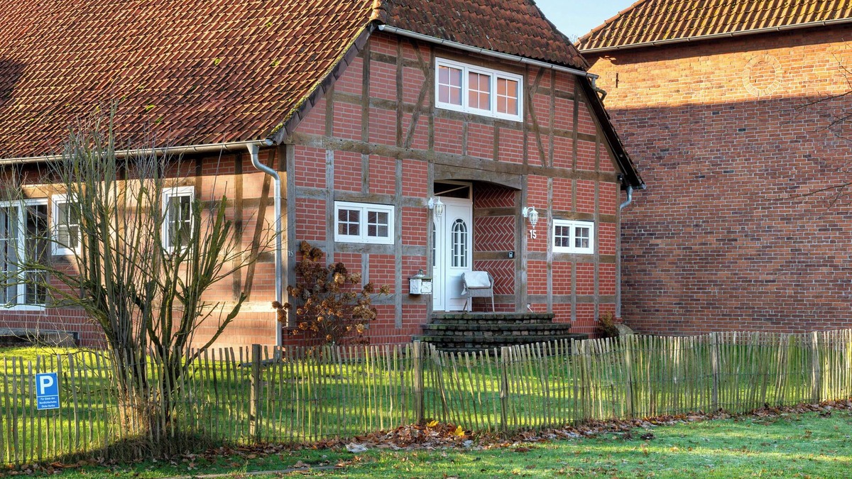Region Hannover District Apartment | Apartment 'Nordlichterhof' with Private Garden and Wi-Fi