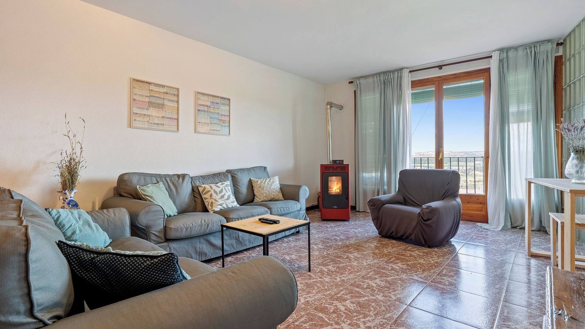 Penarroya de Tastavins Apartment | Apartment 'Casa El Ferrer' with Mountain View, Private Terrace and Wi-Fi