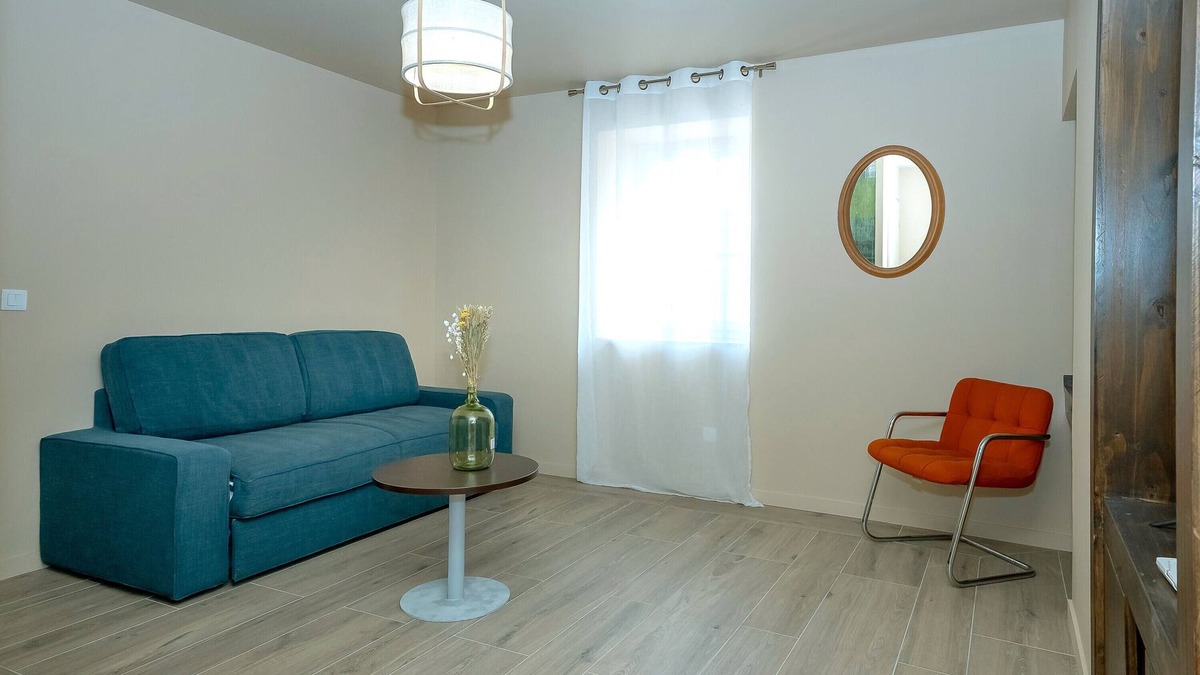 Les Abrets en Dauphine Apartment | Apartment 'La Maison Du Tisserand Pa' with Wi-Fi and Air Conditioning