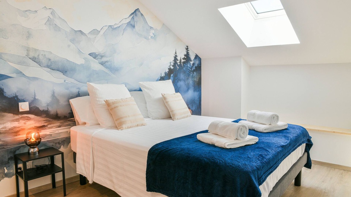 Saint-Pierre-d'Albigny Apartment | Apartment 'Entre Cimes Et Vignes - Clim Wifi' with Mountain View, Wi-Fi and Air Conditioning