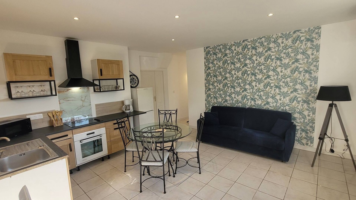 Saint-Sulpice-de-Royan Apartment | APARTMENT WITH TERRACE FOR 4 PEOPLE