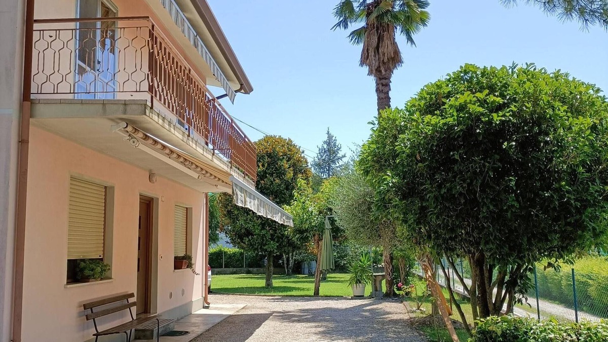 Rivarotta Apartment | Apartment 'Oliva's House' with Private Garden, Wi-Fi and Air Conditioning