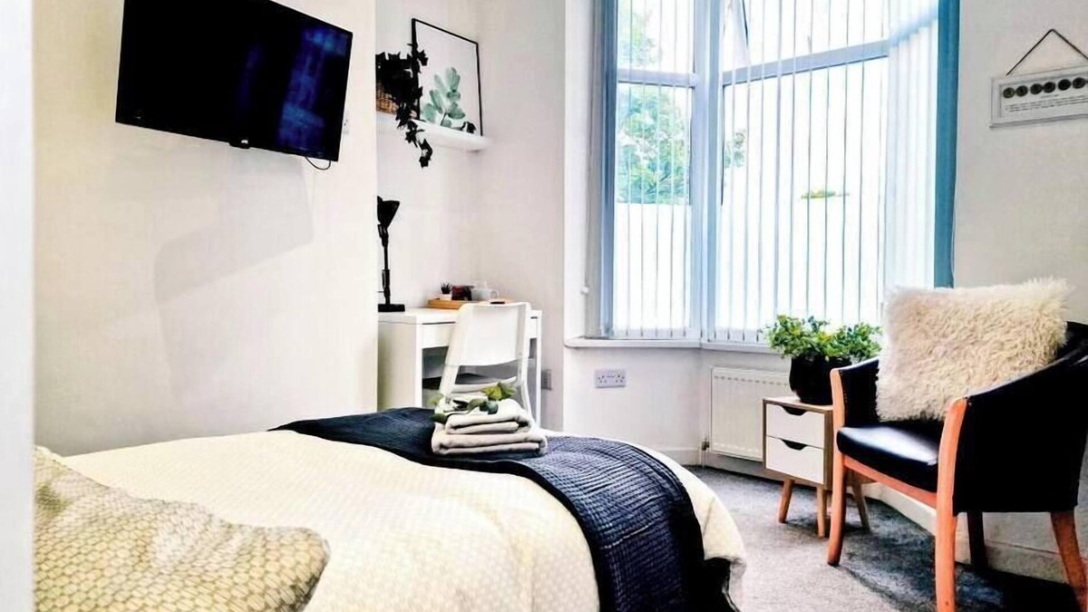 Barnsley Apartment | Apartment 1 at Tropicana House