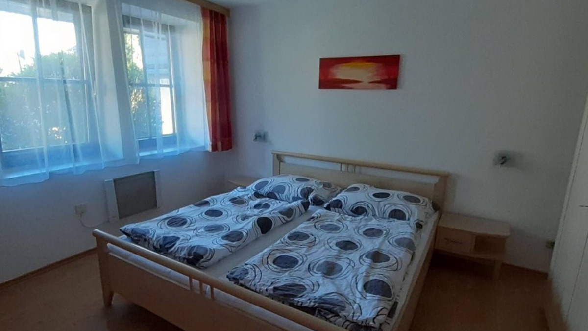Illmitz Apartment | Apartment/1 Schlafraum/hof - Ferienwohnungen & Weingut Fam. Kroiss