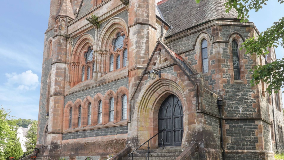 Moffat Apartment | APARTMENT 1 ST MARY'S CHURCH, pet friendly in Moffat