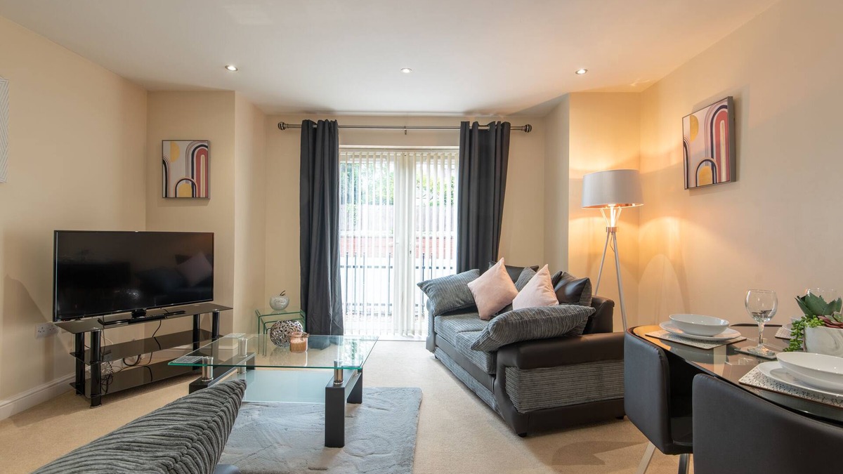 Worksop Apartment | Apartment 10 - 1st Floor, 2 Bed, Sleeps 4, Worksop