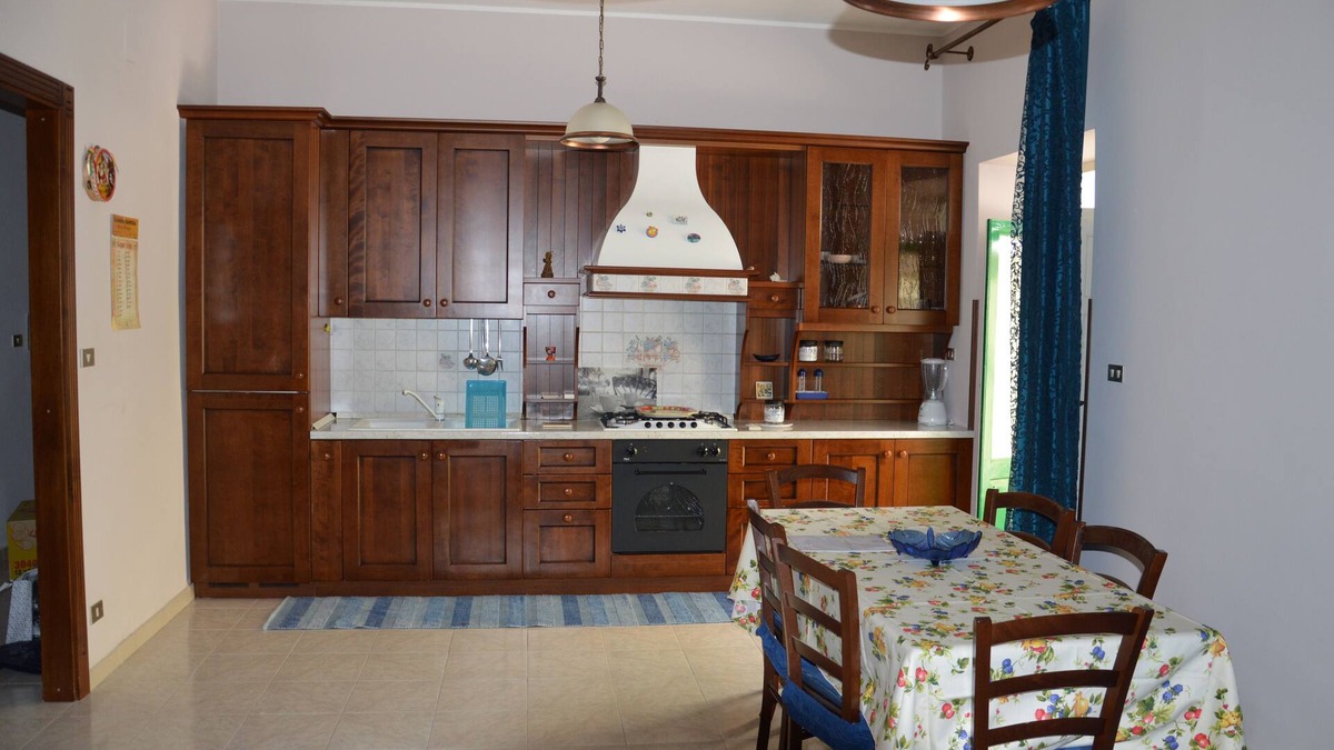 Gioiosa Marea Apartment | Apartment 100 m from the sea with Wi-Fi -air conditioning and terrace.