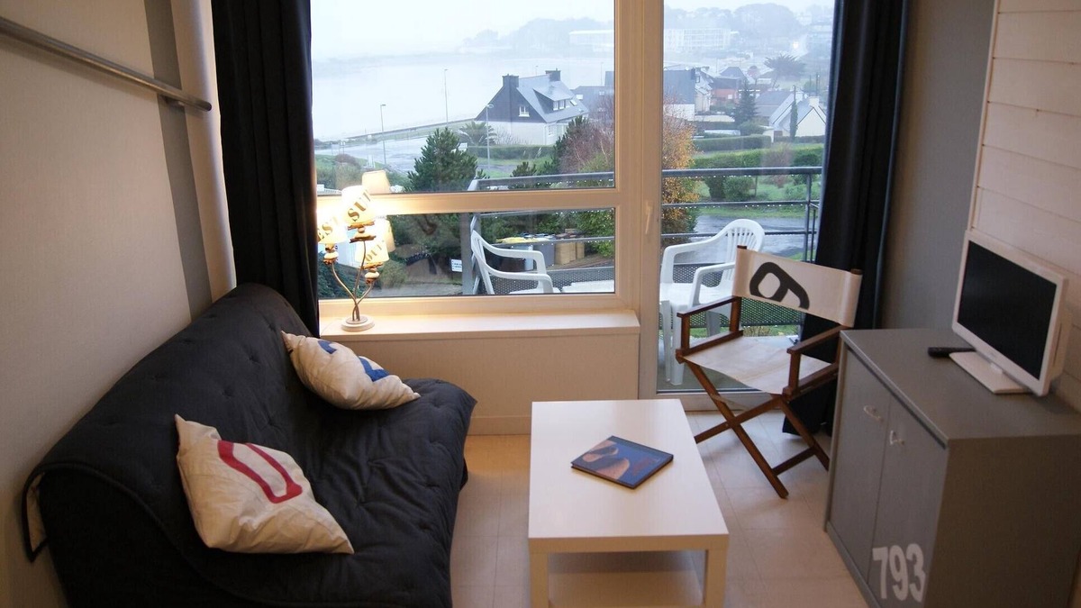 Trevou-Treguignec Apartment | Apartment 2-6 pers panoramic sea views, beach 50m