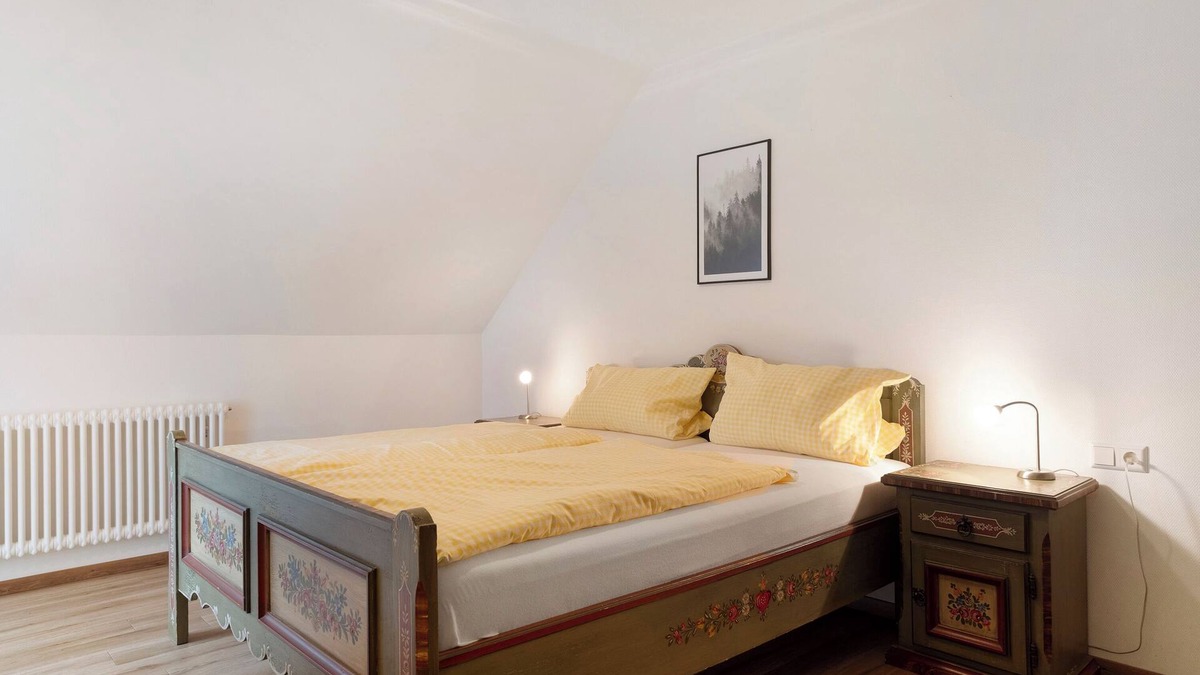 Uehlingen-Birkendorf Apartment | Apartment '2-zimmer- Nr 5' with Balcony and Wi-Fi