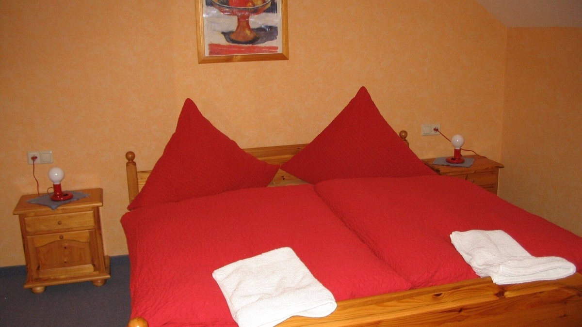 Wasserburg Apartment | Apartment '2, 49qm, Balkon' with Shared Pool, Shared Terrace and Wi-Fi
