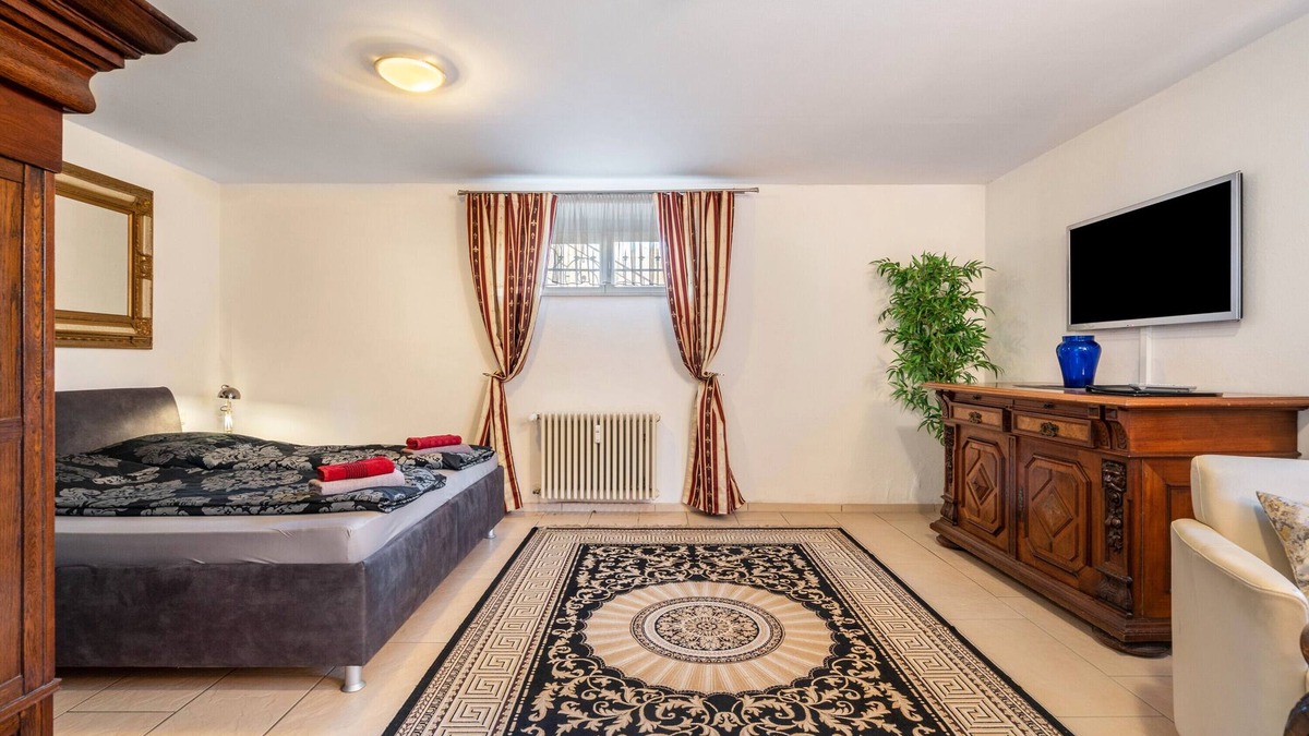 Blasewitz Apartment | Apartment '2 Souterrain' with Private Garden and Wi-Fi