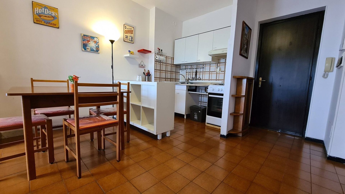 Cerenova Apartment | Apartment 20 Minutes from San Pietro: Your Coastal Paradise near Rome