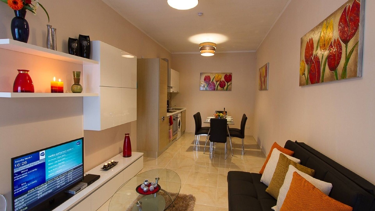 High Ridge Apartment | Apartment 28: One-Bedroom Apartment near St. Julian's