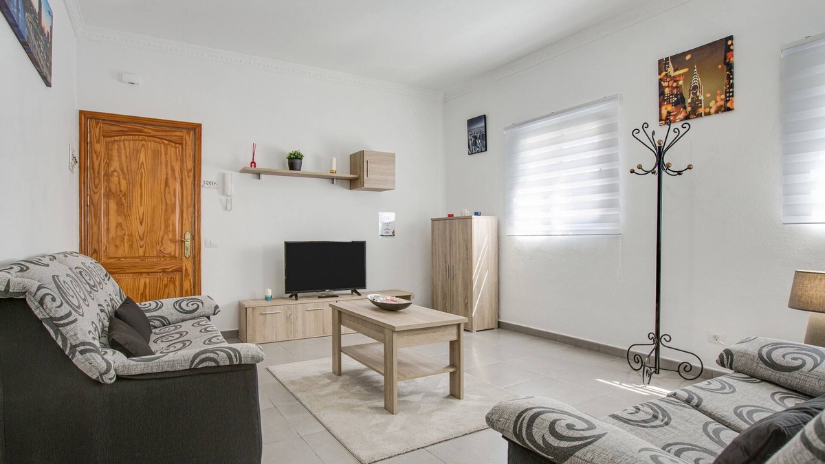 Vecindario Apartment | Apartment “2A Francesca” close to the Sea with Wi-Fi & Fans