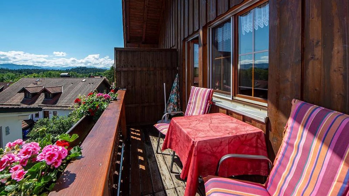 Oberreitnau Apartment | Apartment '3' with Mountain View, Shared Garden and Wi-Fi