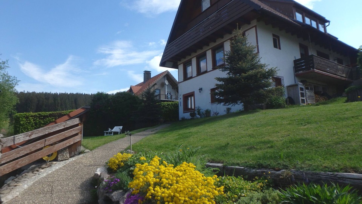 Sankt Maergen Apartment | Apartment '3-zi-fewo' with Shared Terrace, Shared Garden and Wi-Fi